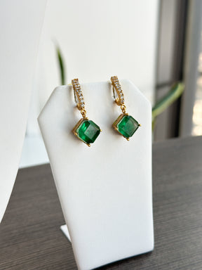 Mila | Emerald Pendant Set