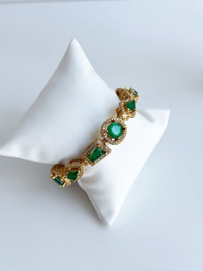 Amrita | Emerald Doublet Moissanite Bangle